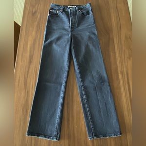 Levi’s Ribcage Straight Ankle Jeans